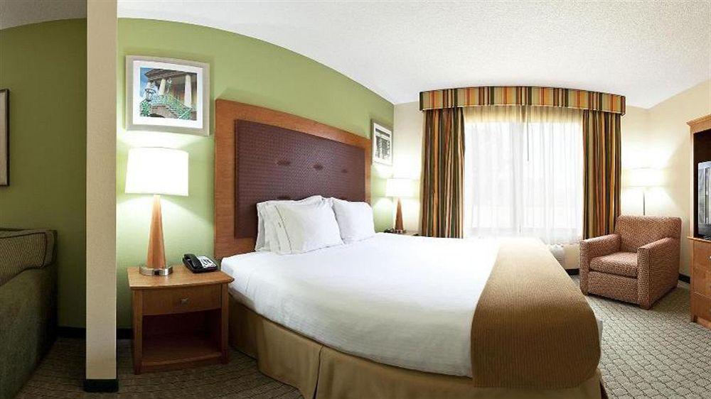 Holiday Inn Express Hotel & Suites Charleston - North By Ihg North Charleston Exterior photo